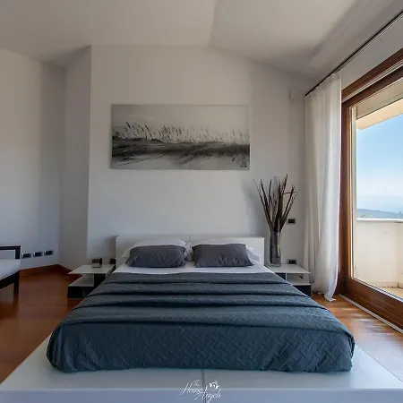 In Langa Villa