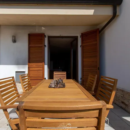 In Langa Villa *