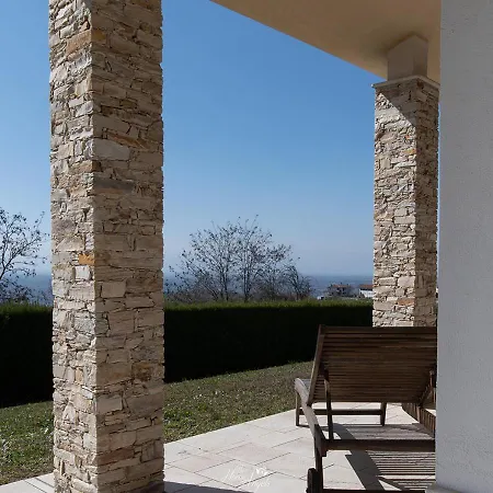 In Langa Villa